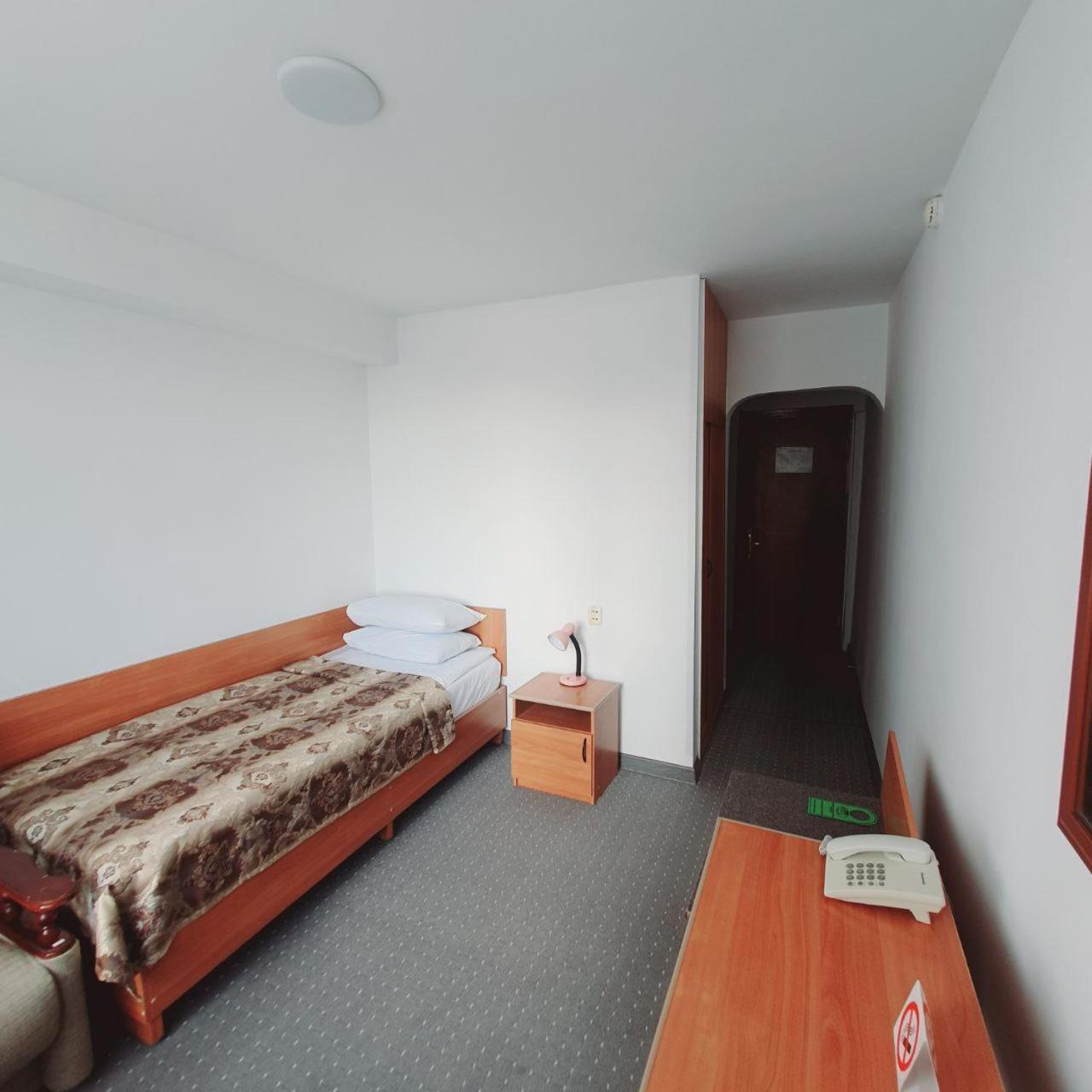 Aktobe Hotel Exterior foto