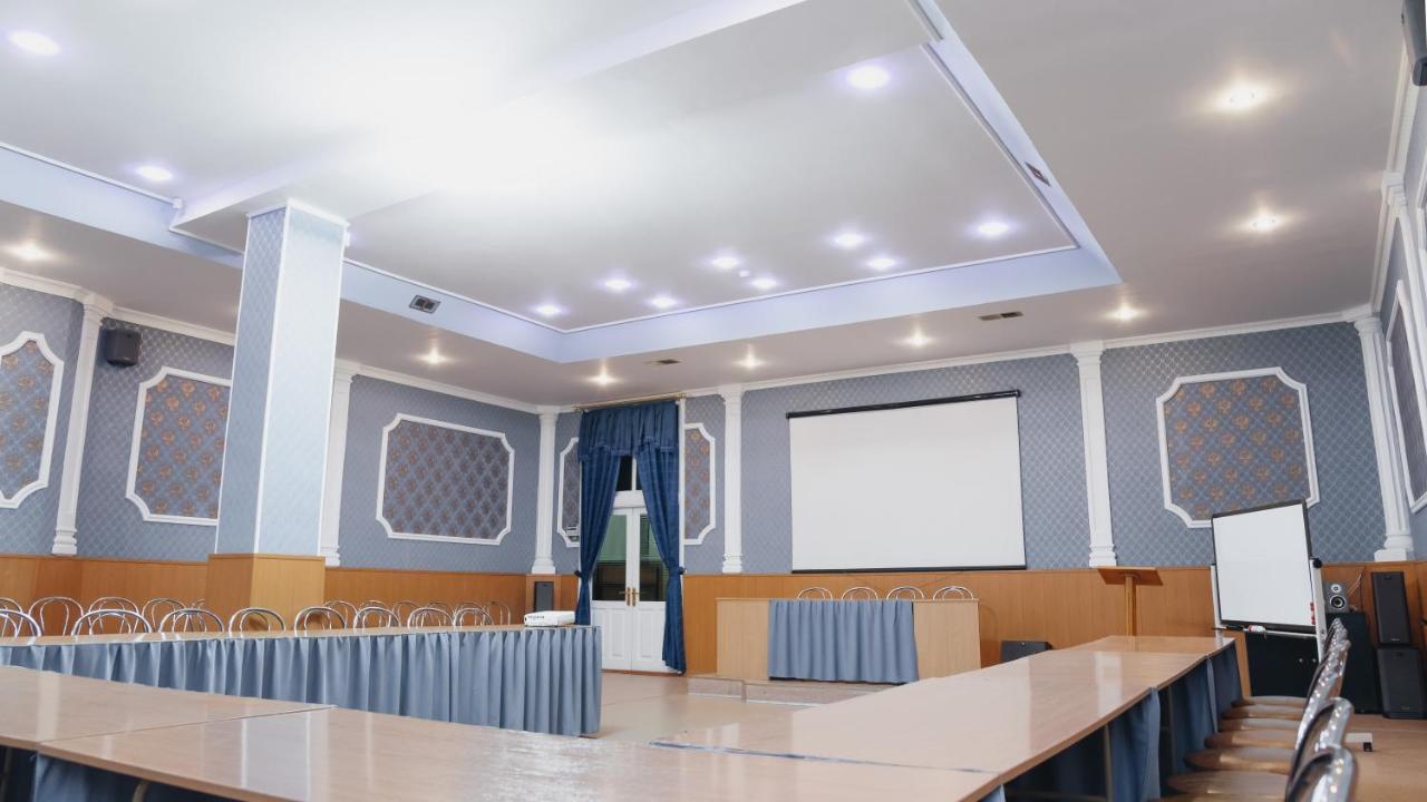 Aktobe Hotel Exterior foto